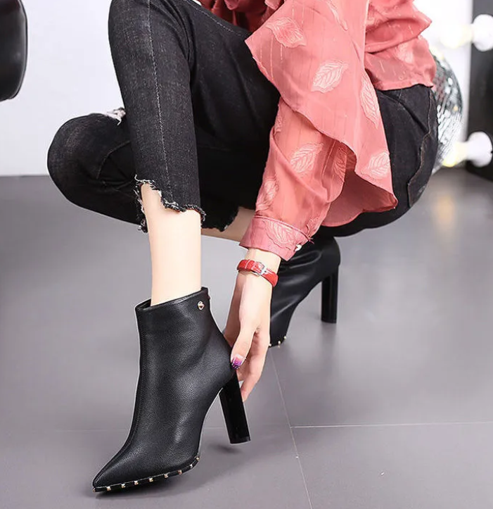 Pointy high-heeled thick heel ankle boots female 2023 spring and autumn new rivet British style all-matching Martin boots