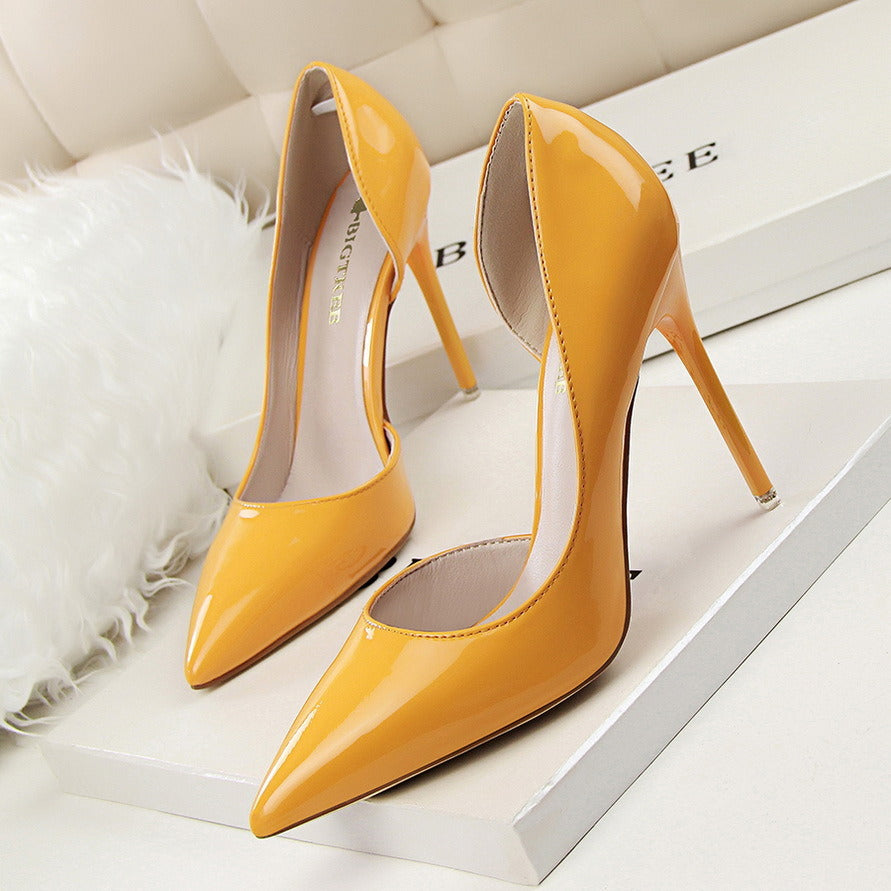 Women Pumps; Simple fashion high heels; stilettos; sexy patent pointed shoes; hollow slim high heels.